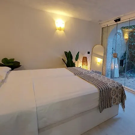 New Boho With Balcony, Private Garden And Communal Pool Holiday home
