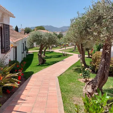 New Boho With Balcony, Private Garden And Communal Pool