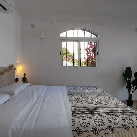 New Boho With Balcony, Private Garden And Communal Pool Нерха