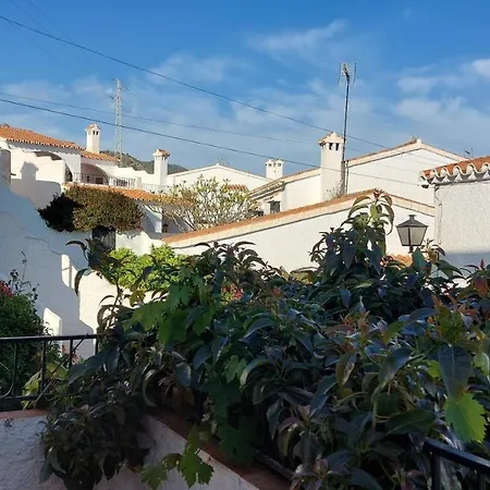 New Boho With Balcony, Private Garden And Communal Pool Nerja