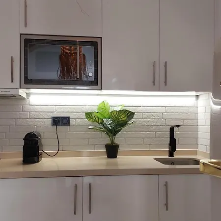 Дом отдыха New Boho With Balcony, Private Garden And Communal Pool