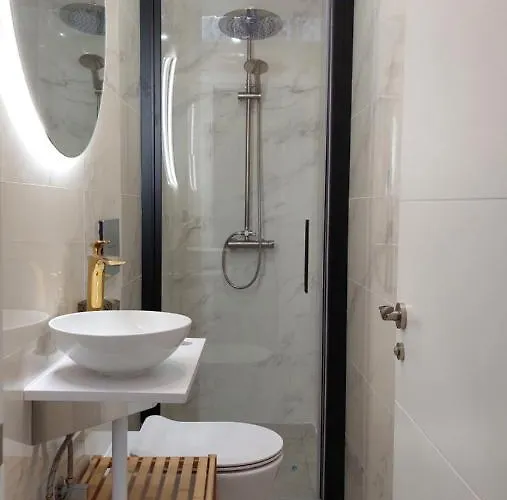 New Boho With Balcony, Private Garden And Communal Pool נרחה