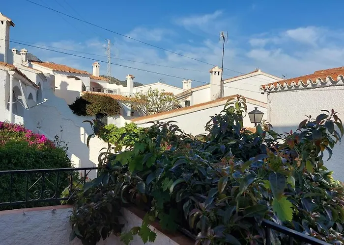 New Boho With Balcony, Private Garden And Communal Pool Nerja