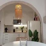 New Boho With Balcony, Private Garden And Communal Pool Semesterbostad