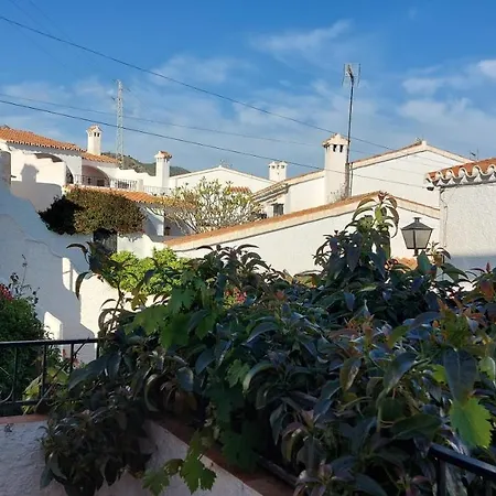 New Boho With Balcony, Private Garden And Communal Pool Nerja