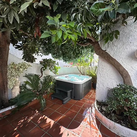 New Boho With Balcony, Private Garden And Communal Pool *