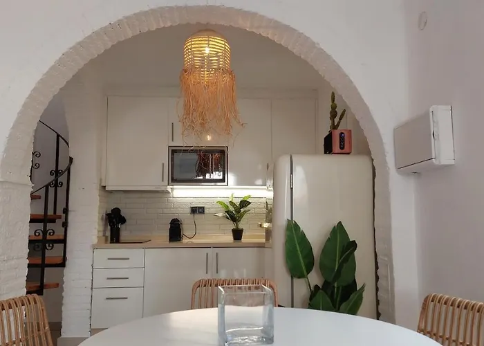 New Boho With Balcony, Private Garden And Communal Pool Dom wakacyjny