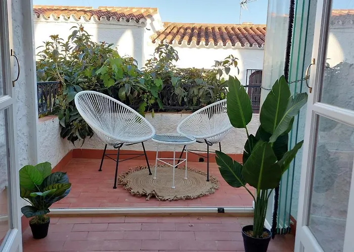 New Boho With Balcony, Private Garden And Communal Pool Nyaraló
