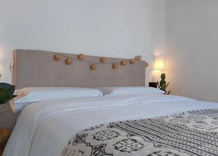 New Boho With Balcony, Private Garden And Communal Pool