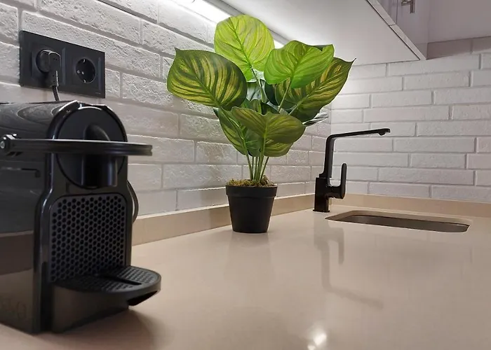 Dom wakacyjny New Boho With Balcony, Private Garden And Communal Pool