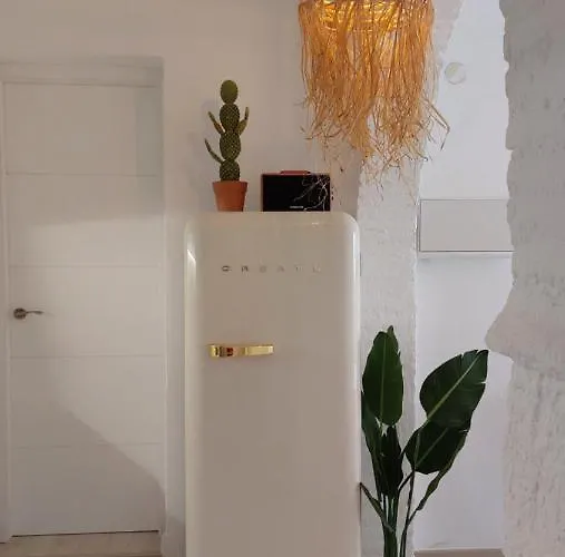 New Boho With Balcony, Private Garden And Communal Pool *