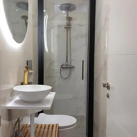 New Boho With Balcony, Private Garden And Communal Pool נרחה
